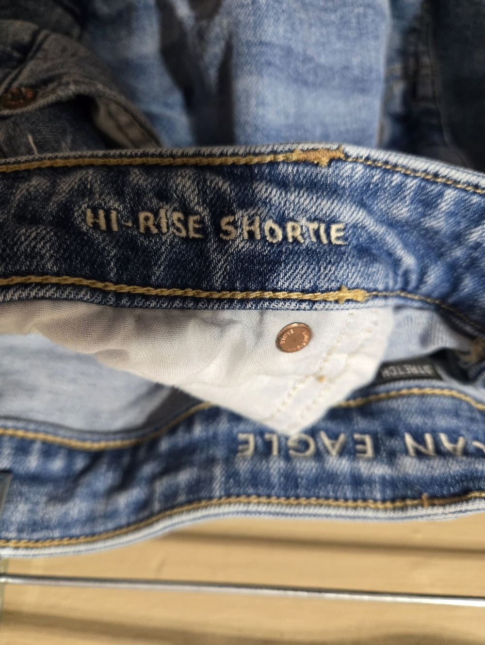 American Eagle Next Level Stretch Hi-Rise Shortie Distressed Denim Shorts GUC - Picture 4 of 5